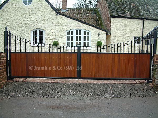 Wooden Driveway Gates,Taunton, Somerset